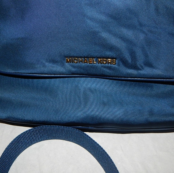 Michael Kors Water Proof Bag - Picture 2 of 8